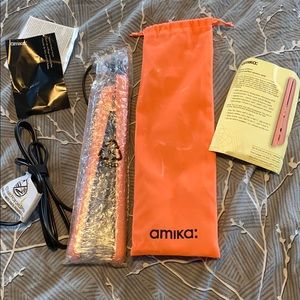 amika: Limited Edition Ceramic Styler NEW!